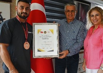 Muvaffakiyetini Lider Topaloğlu ile Paylaştı