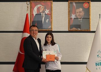 Nevşehir belediyesi: Başarılı atletler ödüllendirildi
