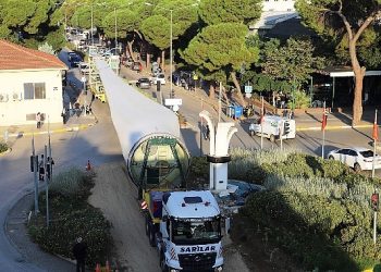 Ödemiş’te Dev Rüzgâr Kanatları Kent Merkezinden Geçti; Lider Eriş “Çevre Yolu” için Davette Bulundu