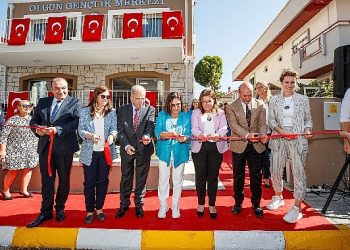 “Olgun Gençlik Merkezi” İzmir’e çok yakıştı