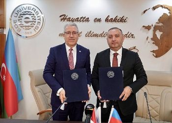 Rektör Prof. Dr. Budak ADAU heyeti ve öğrencilerle kahvaltıda bir ortaya geldi