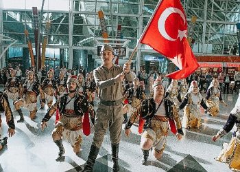 TAV Havalimanları’nda Cumhuriyet’in 100.yılı kutlamaları