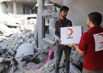 Türk Kızılay Gazze’deki Grubuyla Sivillere Yardım Ediyor