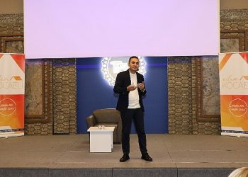 ”Yalnız olmadığını bilmek uygun hissettirir”