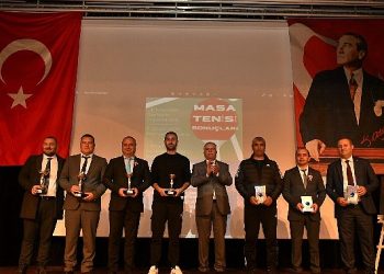 24 Kasım Öğretmenler Günü düzenlenen programla kutlandı