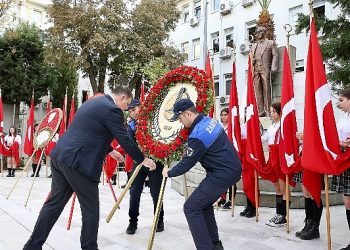 85 yıllık hasretin sirenleri Karşıyaka’nın dört bir yanında duyuldu
