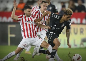 Beşiktaş deplasmanda Antalyaspor’a mağlup oldu