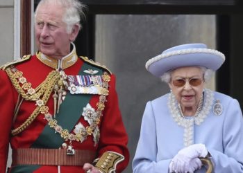 İngiltere Kralına ölümle sonuçlanan binlerce kişinin mal varlıklarına el koydu iddiası