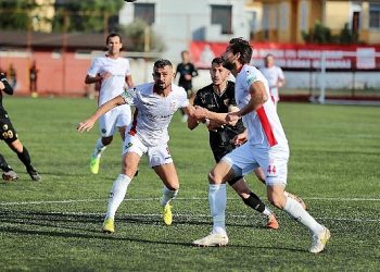 Aliağa Namağlup Liderliğini Sürdürdü