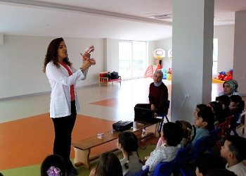 Antalya Büyükşehir Belediyesi’nden çocuklara ağız ve diş sıhhati eğitimi