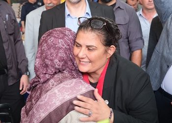 Aydın Büyükşehir Belediye Lideri Hasret Çerçioğlu Sökeli vatandaşlarla buluştu.
