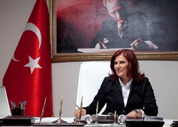 Aydın Büyükşehir Belediyesi bayana şiddete dikkat çekecek