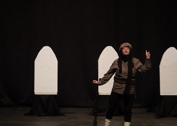 Aydın Büyükşehir Belediyesi Kent Tiyatroları “Anadolu kadınları” oyununu izleyicilerle buluşturdu