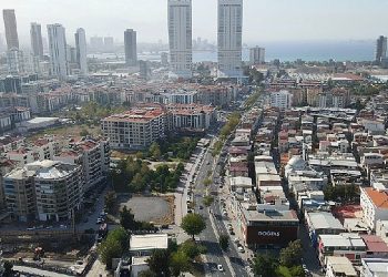 Bayraklı dev bir şantiyeye dönüştü!