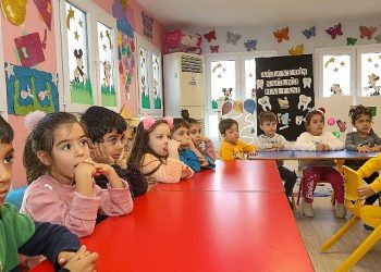 Bucalı miniklere diş sıhhati eğitimi