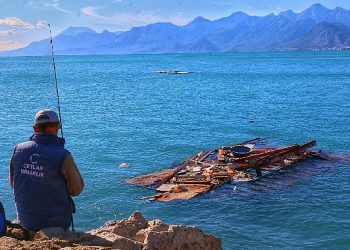 Büyükşehir fırtınanın izlerini silmeye devam ediyor