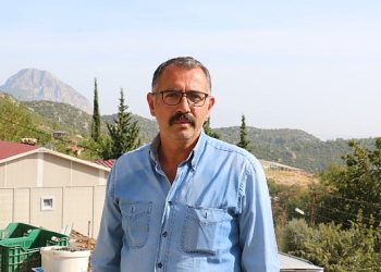 Büyükşehir hayatı kolaylaştırıyor Geyikbayırlılara ceviz ayıklama ve salça makinesi 