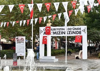 Çiğli Belediyesi “Devrim İçin 1935” Anıtını Birinci Yerine Taşındı