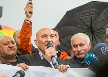 Demokrasi Yürüyüşü’nde “Hak, hukuk, adalet” daveti