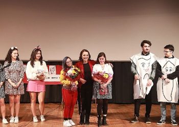 Deü, diş sıhhatinin değerini oyun ile anlattı