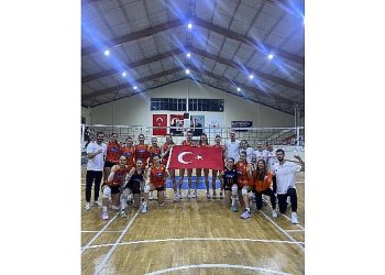 Eczacıbaşı 2. Lig Voleybol Kadrosu Haftayı Galibiyetle Kapadı