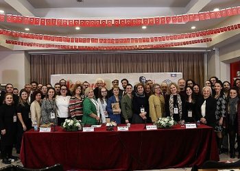 Edebiyat Savaşta Sempozyumu sona erdi