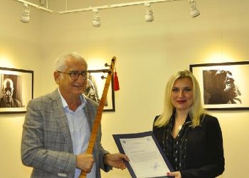 Ege’de “Aşık Veysel” fotoğraf standı ve müzik dinletisi ile anıldı