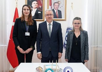 Egeli tıp öğrencisi Ceren Yürümez’e memleketler arası alanda kıymetli iki misyon