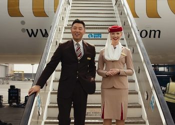 Emirates marka elçisi Penélope Cruz’un yer aldığı reklam sineması çekimlerinin kamera ardı yayınlandı