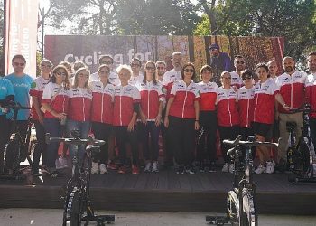 Johnson & Johnson Çalışanları, Afetlerden Etkilenen Çocuklar için Pedalladı