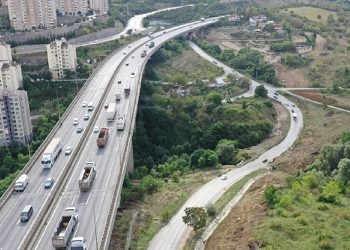 Kocaeli Büyükşehir’den Wilcynski Caddesi’ne neşter