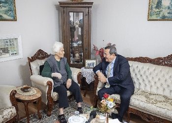 Lider Batur, 24 Kasım’da yeniden öğretmeninin yanında