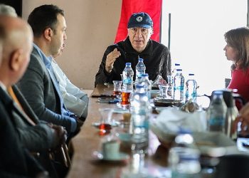 Lider Engin, muhtarlarla ortak akıl toplantısında bir ortaya geldi