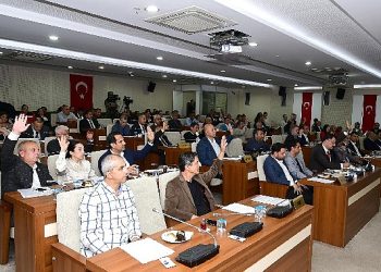 Lider Selvitopu: Karabağlar’a yakışır projeler yapıyoruz