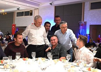 Lider Topaloğlu, belediye işçisi ile yemekte buluştu