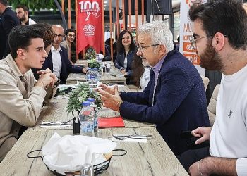 Lider Turgay Fazilet üniversite öğrencileriyle buluştu