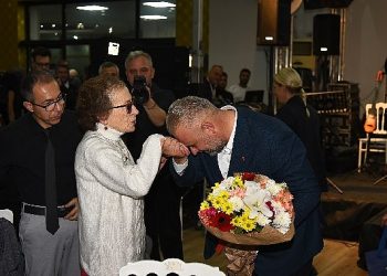 Menemen’de öğretmenler günü için unutulmaz gece