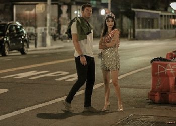 Netflix, başrollerini Kıvanç Tatlıtuğ ve Beren Saat’in paylaştığı yeni sineması İstanbul İçin Son Davet’in resmi fragmanını yayınladı