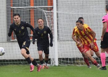 Nilüfer Belediye FSK rakibini 4 golle mağlup etti