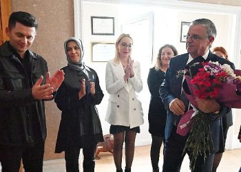 Öğrencilerden Lider Topaloğlu’na Öğretmenler Günü sürprizi