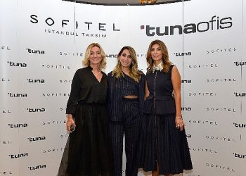 Tuna Ofis Mobilyaları’nın konukları İstanbul Güldürü Şenliği kapsamında kahkaha dolu bir gece yaşadı  