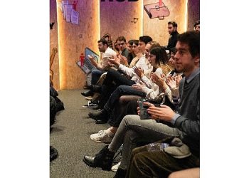 100. yılda 100 öğrenci iş dünyasının başkanları ile buluştu