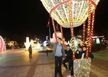 2024 Süslemelerine Vatandaşlardan Ağır İlgi