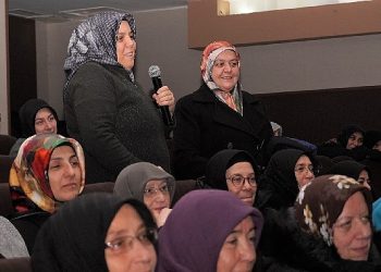 Aile okulu’nda “blinçli aile, şuurlu toplum” vurgusu yapıldı