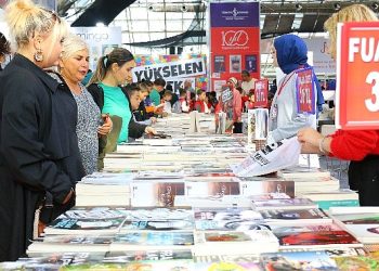Antalyalılar kitap fuarından memnun 