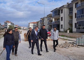 Ayvalık’ta doğalgazın yollarda yarattığı tahribat süratli bir biçimde onarılıyor