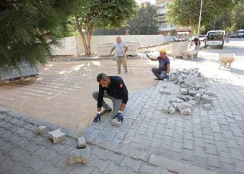 Bayraklı’ya 4,5 yılda 350 bin ton asfalt