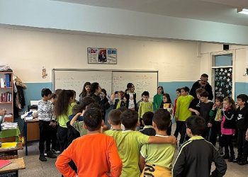 Çocuklar interaktif sistemle sıfır atığı öğreniyor