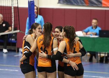 Eczacıbaşı 2. Lig Voleybol Kadrosu Kazanmaya Devam Ediyor