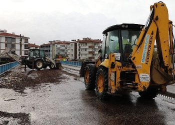 Edremit’te şiddetli yağış sonrası Belediye Grupları alanda